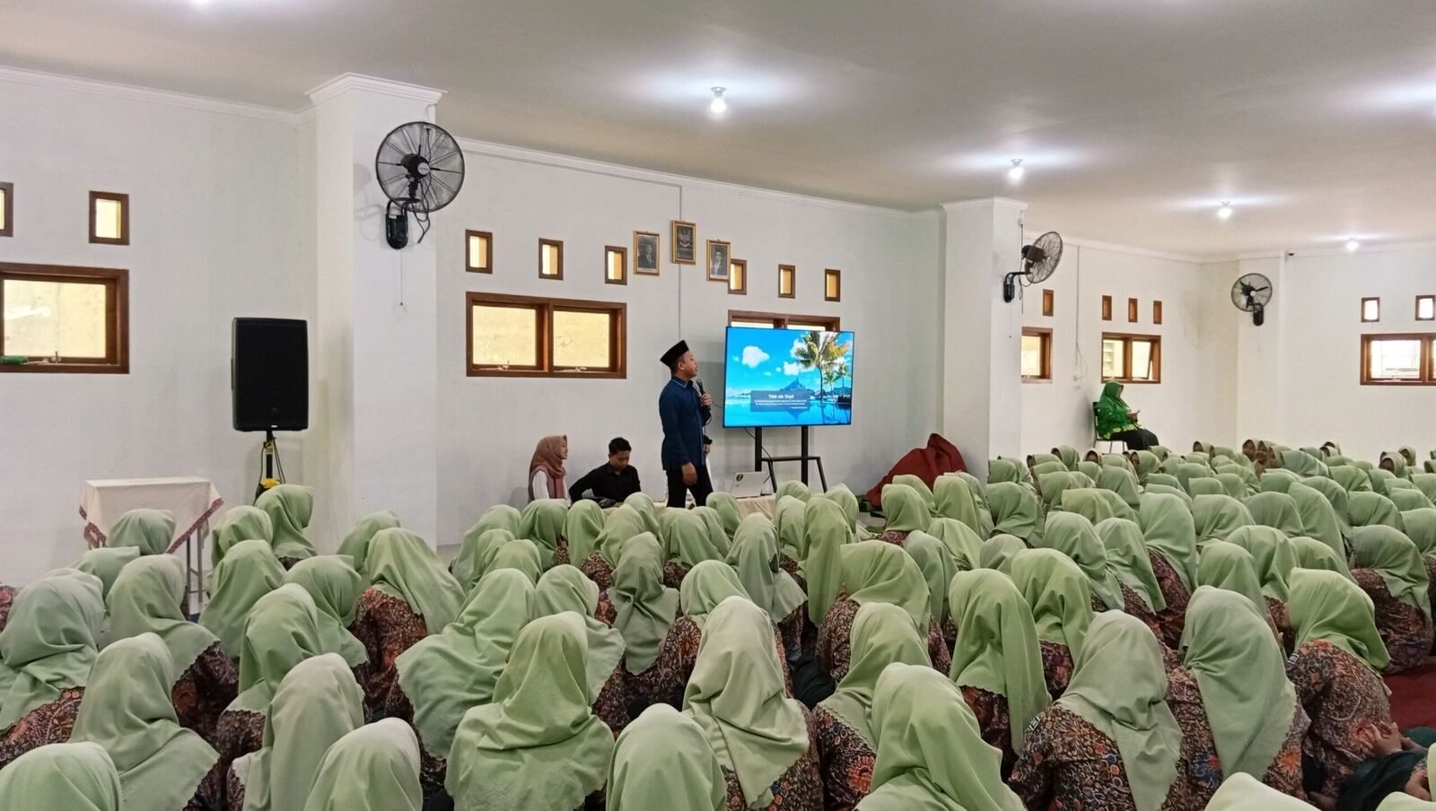 Kegiatan sosialisasi Entrepreneur